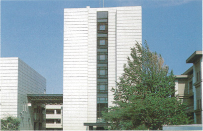 駒澤大学 本館